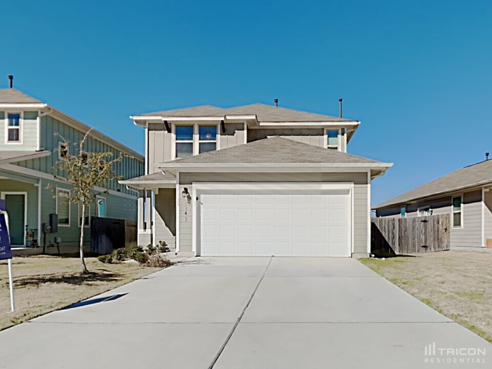 5343 Marsh Ln in Buda, TX - Building Photo