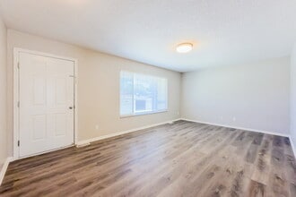 1847 N 725 W in Clinton, UT - Building Photo - Building Photo
