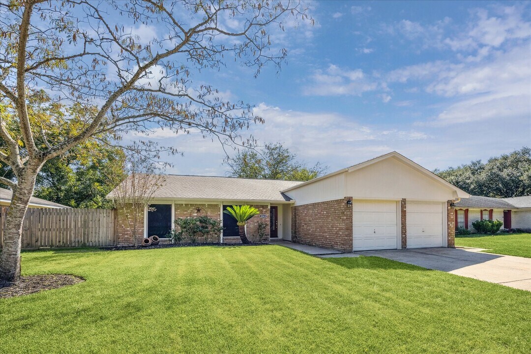 22831 Merrymount Dr in Katy, TX - Building Photo