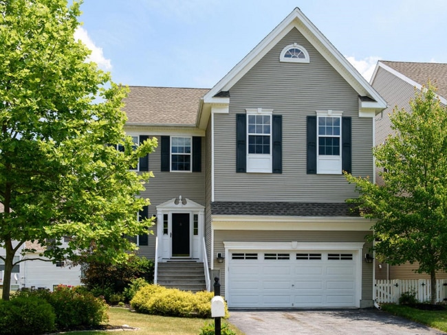 property at 322 Dartmouth Rd