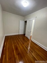 235 Park Dr, Unit 14 in Boston, MA - Foto de edificio - Building Photo