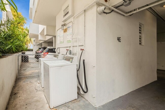 910 Jefferson Ave, Unit 3A in Miami Beach, FL - Building Photo - Building Photo