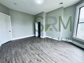 2708 W Main St in Louisville, KY - Foto de edificio - Building Photo