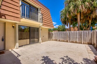 2414 24th Ct in Jupiter, FL - Building Photo - Building Photo