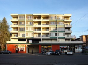University Heights Apartments in Seattle, WA - Building Photo - Building Photo