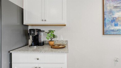 1946 Tree Swallow Dr in Tallahassee, FL - Building Photo - Building Photo