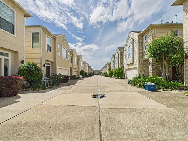 property at 3805 Center Plaza Dr