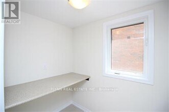 8058 Hackberry Trl in Niagara Falls, ON - Building Photo - Building Photo