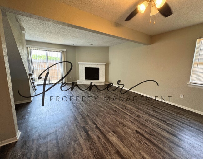 509 NE Newport Dr in Lee's Summit, MO - Building Photo - Building Photo