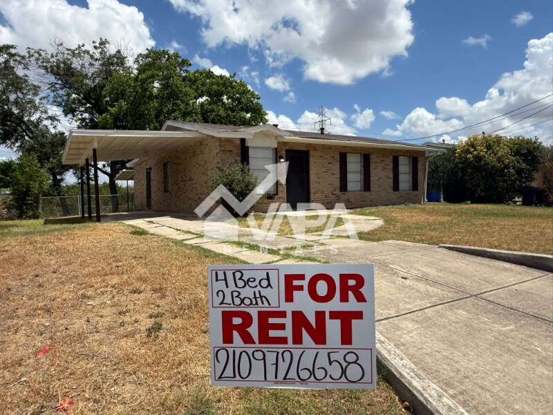 3355 J St in San Antonio, TX - Building Photo