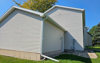 878 Sky Ridge Dr in Madison, WI - Building Photo - Building Photo