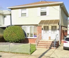 235-09 147th Dr in Queens, NY - Building Photo