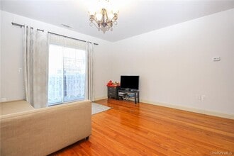 543 Main St in New Rochelle, NY - Building Photo - Building Photo