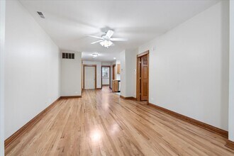 3339 N Hamilton Ave in Chicago, IL - Building Photo - Building Photo