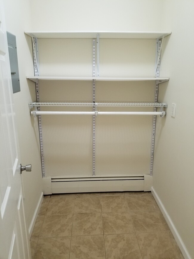 22 New Britain Ave, Unit 3E in Hartford, CT - Building Photo - Building Photo