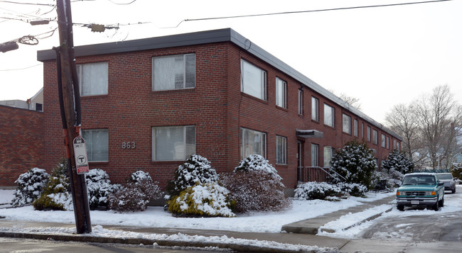 George Court Apartments in Norwood, MA - Foto de edificio - Building Photo