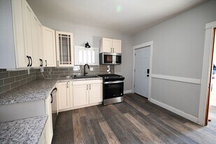 405 W Main St in Madison, WI - Building Photo