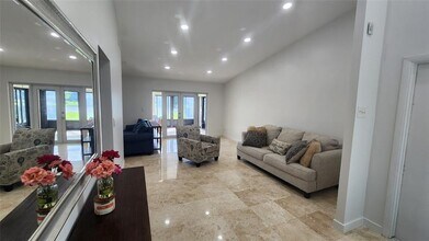 2111 NW 12th St in Delray Beach, FL - Building Photo - Building Photo