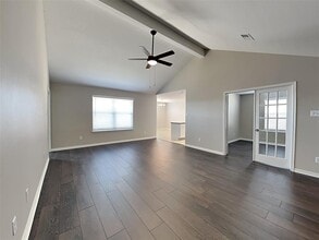 7127 Acacia Ln in Baytown, TX - Building Photo - Building Photo