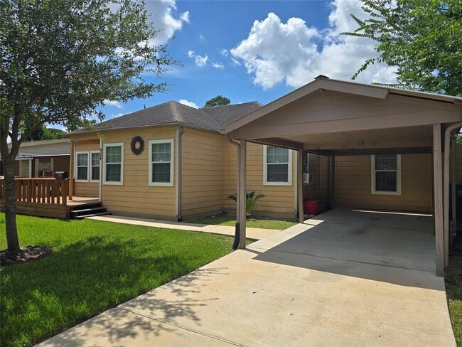 904 Seymour St in Pasadena, TX - Building Photo - Building Photo