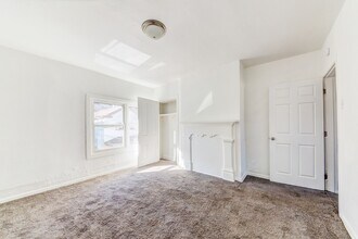 919 Lillian St in Pittsburgh, PA - Building Photo - Building Photo