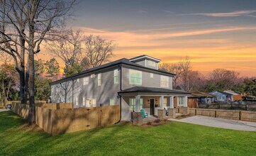 2738 N Graham St in Charlotte, NC - Building Photo - Building Photo
