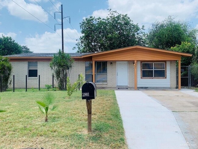 9 Tamarack Ave in McAllen, TX - Building Photo - Building Photo