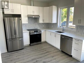 17 East St in St Catharines, ON - Building Photo - Building Photo