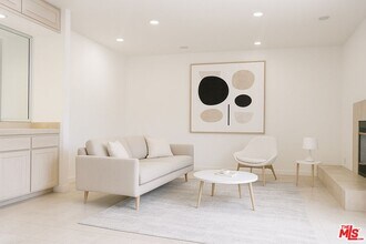 5200 White Oak Ave in Los Angeles, CA - Building Photo - Building Photo