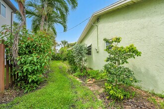 117 12th Ave in Indialantic, FL - Building Photo - Building Photo