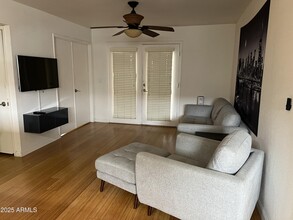 4704 E Paradise Village Pkwy N in Phoenix, AZ - Building Photo - Building Photo