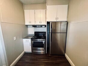 604 Burton Ave in Waterloo, IA - Foto de edificio - Building Photo