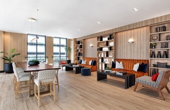 32 Oakland Ave in Jersey City, NJ - Foto de edificio - Building Photo