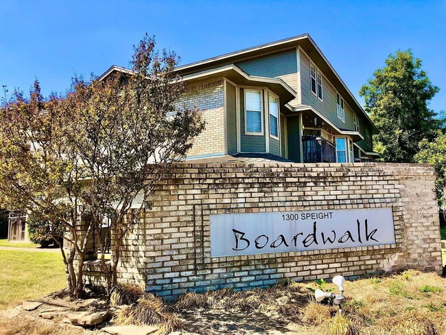 1327 Speight Ave in Waco, TX - Building Photo - Building Photo