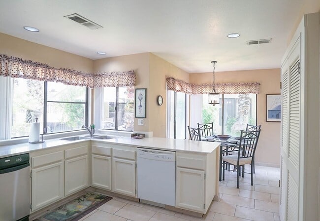 property at 211 Canyon Cir N
