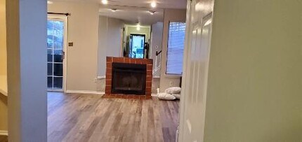 610 Larch Ct in Yardley, PA - Building Photo - Building Photo
