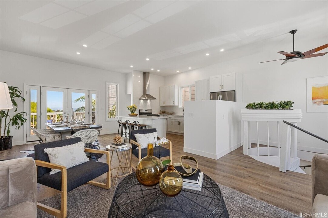 569 Pennsylvania Ave in San Francisco, CA - Building Photo