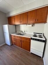 1109 Garfield St, Unit Garage Apartment in Mcmechen, WV - Foto de edificio - Building Photo