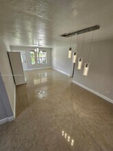 1020 N 74th Way in Hollywood, FL - Building Photo - Building Photo