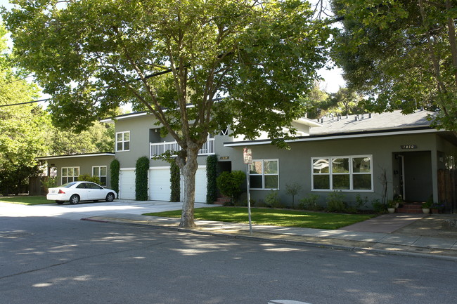 1010 Pine St in Menlo Park, CA - Building Photo - Building Photo