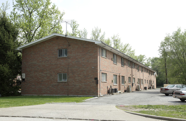 Bruno Garden Apartments in Maplewood, MO - Building Photo - Building Photo