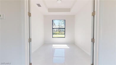 2421 NW 24th St in Cape Coral, FL - Building Photo - Building Photo