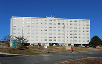 Plaza Towers in Kansas City, KS - Foto de edificio - Building Photo