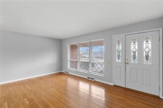 4645 Tauneybrook Dr in St. Louis, MO - Foto de edificio - Building Photo