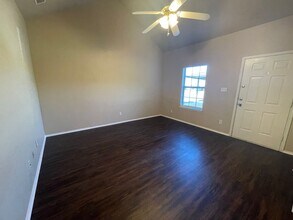 105-107 Sunburst Ct in Weatherford, TX - Foto de edificio - Building Photo