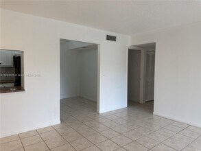 1101 Green Pine Blvd in West Palm Beach, FL - Building Photo - Building Photo