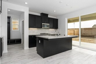 2571 Chianti Wy in Hanford, CA - Building Photo - Building Photo