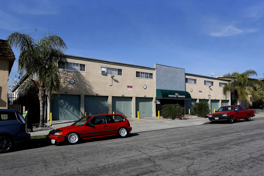 Chestnut Terraces in Long Beach, CA - Building Photo