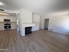37557 42nd St E in Palmdale, CA - Building Photo - Building Photo
