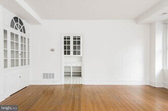 235 S 15th St in Philadelphia, PA - Building Photo - Building Photo